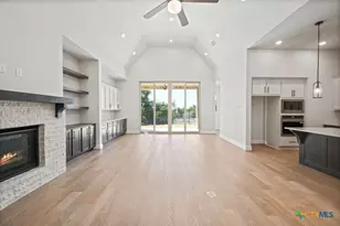 1921 Pining St, New Braunfels, TX 78132 - Photo 9