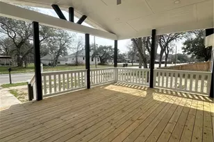 1008 Gonzales St, Cuero, TX 77954 - Photo 5