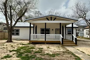 1008 Gonzales St, Cuero, TX 77954 - Photo 1