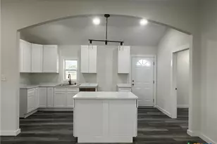 1008 Gonzales St, Cuero, TX 77954 - Photo 7