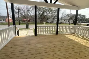 1008 Gonzales St, Cuero, TX 77954 - Photo 3