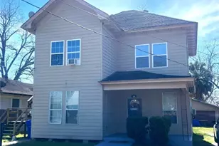 404 Nelson St, Yoakum, TX 77995 - Photo 1