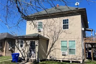 404 Nelson St, Yoakum, TX 77995 - Photo 7