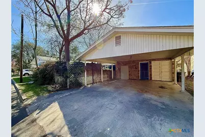 1050 Elizabeth Avenue, New Braunfels, TX 78130 - Photo 25