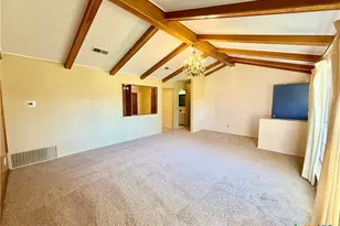 1050 Elizabeth Ave, New Braunfels, TX 78130 - Photo 5