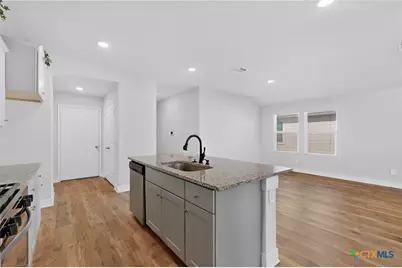 1405 Parkwood, Seguin, TX 78155 - Photo 13