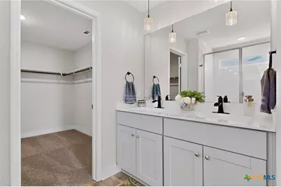 1405 Parkwood, Seguin, TX 78155 - Photo 19