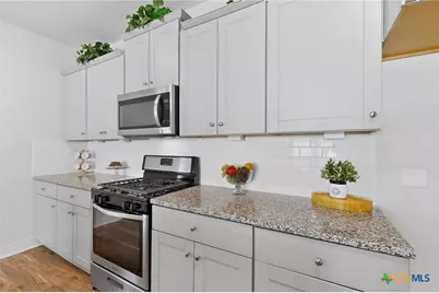 1405 Parkwood, Seguin, TX 78155 - Photo 11