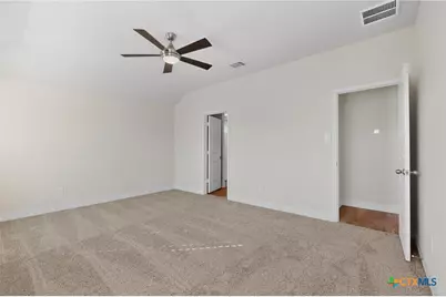 1405 Parkwood, Seguin, TX 78155 - Photo 17