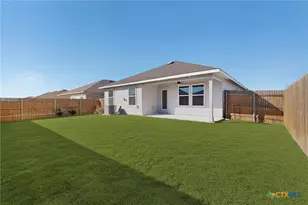 1405 Parkwood, Seguin, TX 78155 - Photo 33