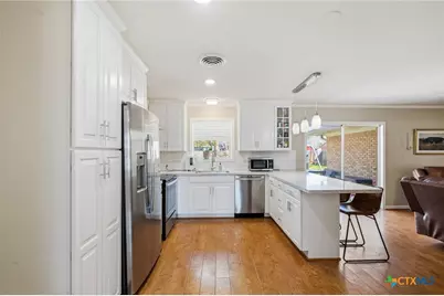 505 Suzanne Street, Edna, TX 77957 - Photo 3