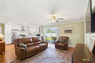 505 Suzanne St, Edna, TX 77957 - Photo 7