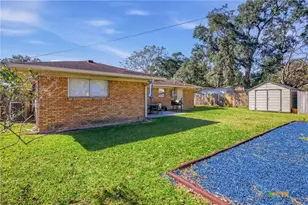 505 Suzanne St, Edna, TX 77957 - Photo 21