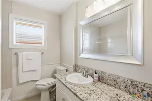 505 Suzanne St, Edna, TX 77957 - Photo 17