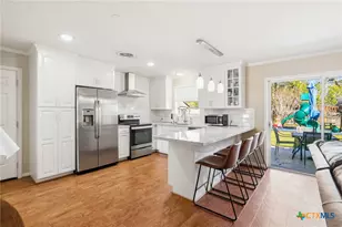 505 Suzanne St, Edna, TX 77957 - Photo 5