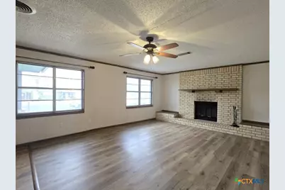 616 W Avenue E, Copperas Cove, TX 76522 - Photo 5