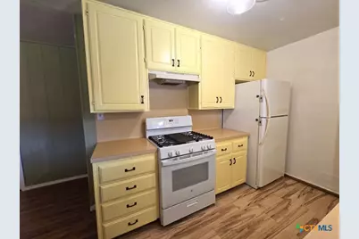 616 W Avenue E, Copperas Cove, TX 76522 - Photo 9