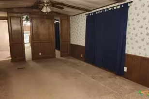 2105 E North St, Victoria, TX 77901 - Photo 11