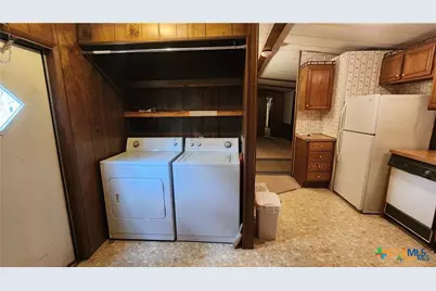 2105 E North Street, Victoria, TX 77901 - Photo 15