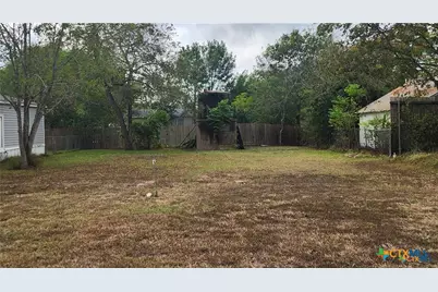 2105 E North Street, Victoria, TX 77901 - Photo 7