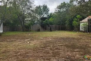 2105 E North St, Victoria, TX 77901 - Photo 7