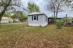 2105 E North St, Victoria, TX 77901 - Photo 3