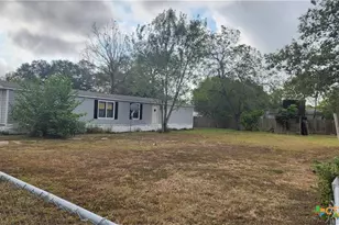 2105 E North St, Victoria, TX 77901 - Photo 5