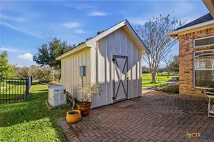 106 Pebble Brk, Victoria, TX 77904 - Photo 29