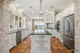 106 Pebble Brk, Victoria, TX 77904 - Photo 9