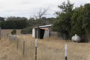 945 Co Rd 208, Lampasas, TX 76550 - Photo 19