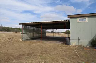 945 Co Rd 208, Lampasas, TX 76550 - Photo 13