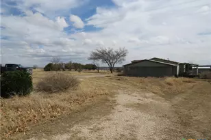 945 Co Rd 208, Lampasas, TX 76550 - Photo 11