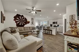 417 Deborah Dr, New Braunfels, TX 78130 - Photo 3