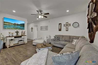 417 Deborah Drive, New Braunfels, TX 78130 - Photo 5