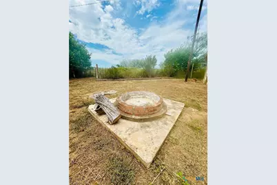 1040 S Hwy 80, Nixon, TX 78140 - Photo 33
