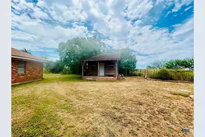 1040 S Hwy 80, Nixon, TX 78140 - Photo 31