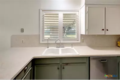 110 Fawn Drive, Victoria, TX 77905 - Photo 13