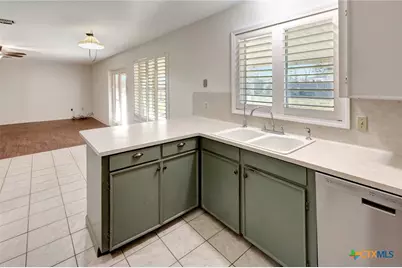 110 Fawn Drive, Victoria, TX 77905 - Photo 11