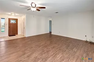 110 Fawn Dr, Victoria, TX 77905 - Photo 3