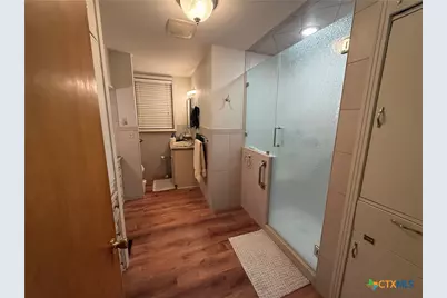 1019 E Gonzales Street, Yoakum, TX 77995 - Photo 11