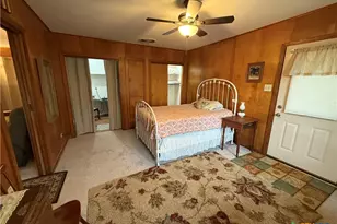 1019 E Gonzales St, Yoakum, TX 77995 - Photo 15