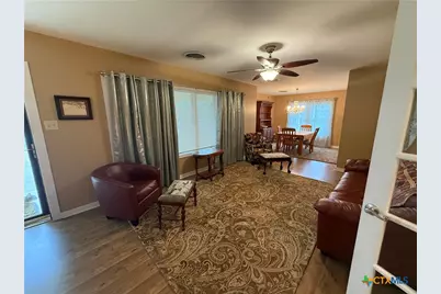 1019 E Gonzales Street, Yoakum, TX 77995 - Photo 3