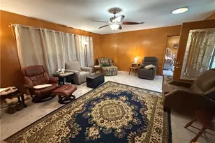 1019 E Gonzales St, Yoakum, TX 77995 - Photo 13