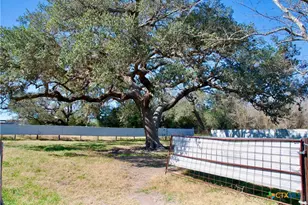 652 Co Rd 210, Hallettsville, TX 77964 - Photo 21