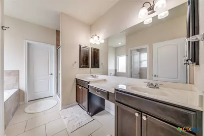 153 Lark Hill Road, Floresville, TX 78114 - Photo 11