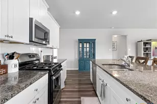 597 Summersweet Rd, New Braunfels, TX 78130 - Photo 13