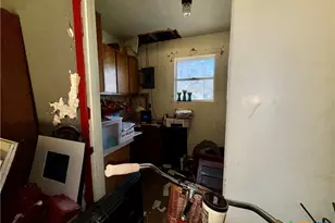 1209 W Ave A, Lampasas, TX 76550 - Photo 13