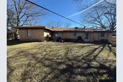 1209 W Avenue A, Lampasas, TX 76550 - Photo 11