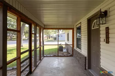 811 Nixon Street, Lockhart, TX 78644 - Photo 5