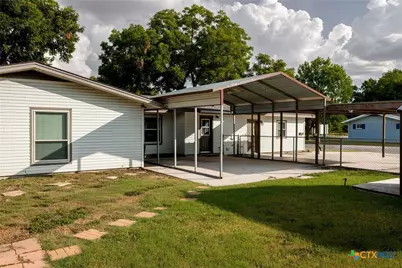 811 Nixon Street, Lockhart, TX 78644 - Photo 33